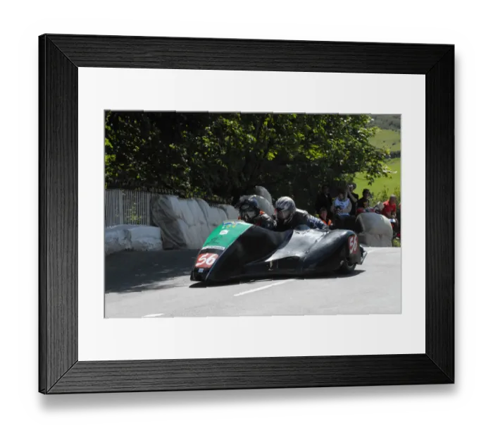 Framed Print : Matt Williams & Jo Williams (MR Equipe Suzuki) 2009 Sidecar TT Framed Print : Matt Williams & Jo Williams (MR Equipe Suzuki) 2009 Sidecar TT