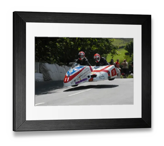 Framed Print : Conrad Harrison & Kerry Williams (Shelbourne Honda) 2009 Sidecar TT Framed Print : Conrad Harrison & Kerry Williams (Shelbourne Honda) 2009 Sidecar TT
