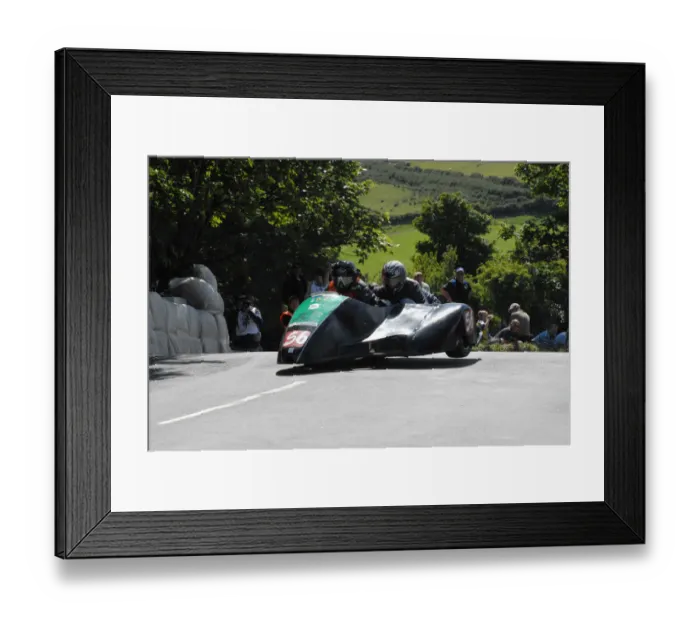 Framed Print : Matt Williams & Jo Williams (MR Equipe Suzuki) 2009 Sidecar TT Framed Print : Matt Williams & Jo Williams (MR Equipe Suzuki) 2009 Sidecar TT