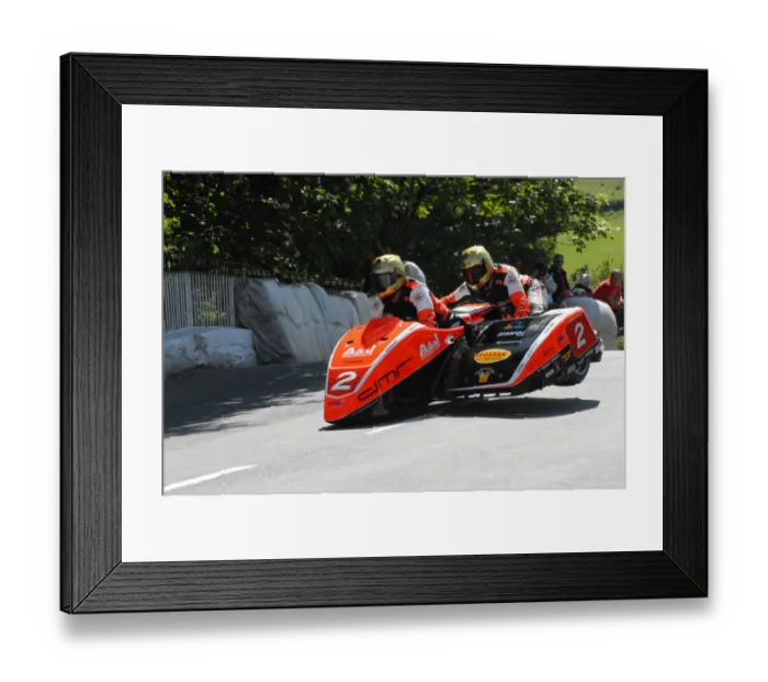 Framed Print : Dave Molyneux & Dan Sayle (DMR Suzuki) 2009 Sidecar TT Framed Print : Dave Molyneux & Dan Sayle (DMR Suzuki) 2009 Sidecar TT
