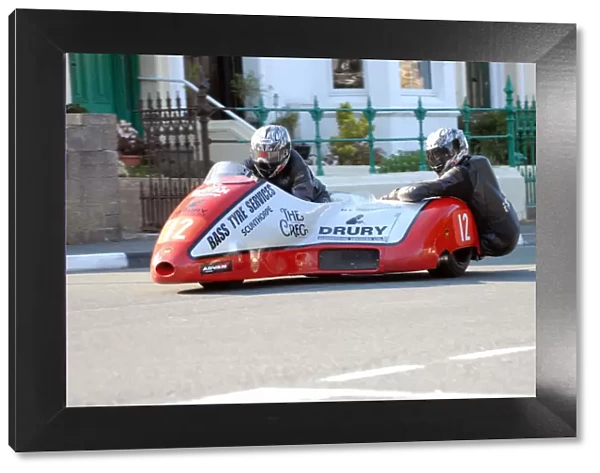Gary Bryan & Robert Bell (Baker Yamaha) 2009 Sidecar TT