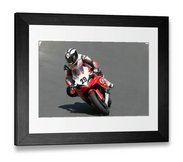 Framed Print : William Dunlop (Yamaha) 2009 Superbike TT Framed Print : William Dunlop (Yamaha) 2009 Superbike TT