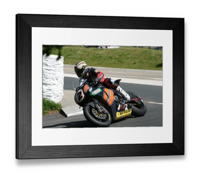 Framed Print : John McGuinness (Honda) 2009 Superbike TT Framed Print : John McGuinness (Honda) 2009 Superbike TT