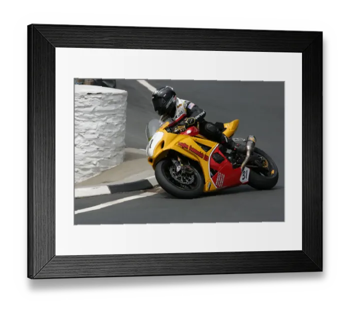 Framed Print : Mark Miller (Suzuki) 2009 Senior TT Framed Print : Mark Miller (Suzuki) 2009 Senior TT