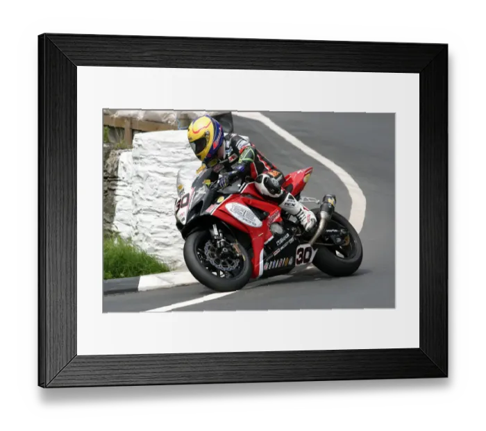 Framed Print : John Burrows (Suzuki) 2009 Senior TT Framed Print : John Burrows (Suzuki) 2009 Senior TT