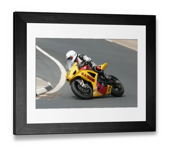 Framed Print : Chris Palmer (Suzuki) 2009 Senior TT Framed Print : Chris Palmer (Suzuki) 2009 Senior TT