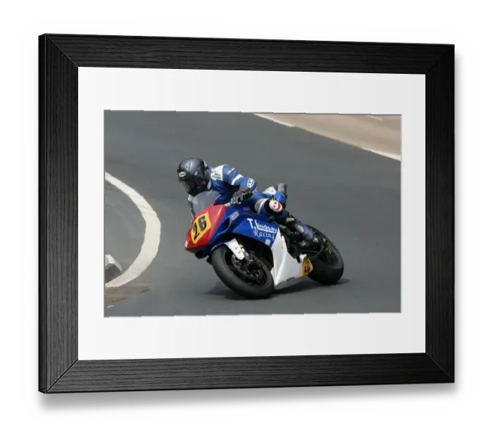 Framed Print : Victor Gilmore (Yamaha) 2009 Senior TT Framed Print : Victor Gilmore (Yamaha) 2009 Senior TT