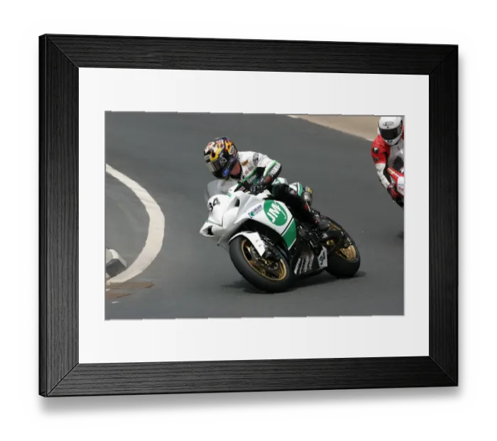Framed Print : Jimmy Moore (Yamaha) 2009 Senior TT Framed Print : Jimmy Moore (Yamaha) 2009 Senior TT