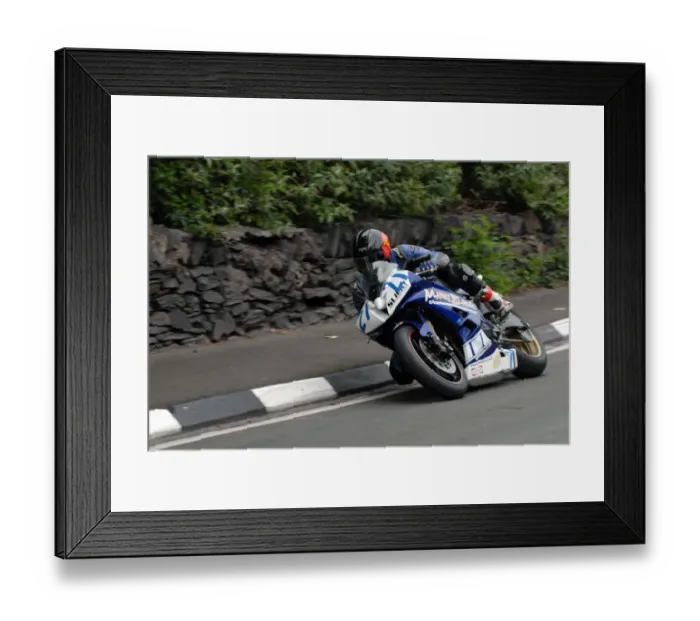 Framed Print : Dan Kneen (Yamaha) 2009 Supersport TT Framed Print : Dan Kneen (Yamaha) 2009 Supersport TT
