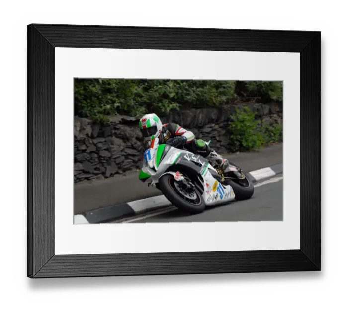 Framed Print : Paul Owen (Yamaha) 2009 Supersport TT Framed Print : Paul Owen (Yamaha) 2009 Supersport TT