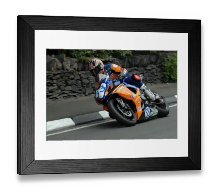 Framed Print : Stephen Oates (Suzuki) 2009 Supersport TT Framed Print : Stephen Oates (Suzuki) 2009 Supersport TT