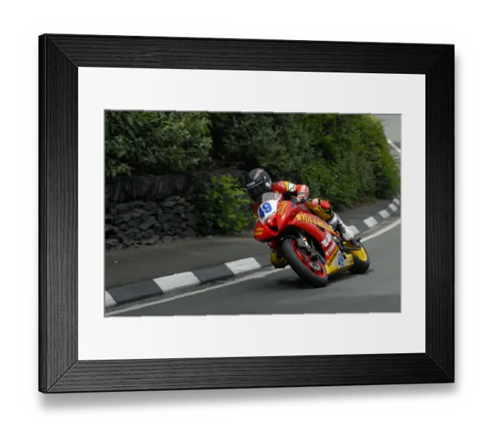 Framed Print : Ben Wylie (Yamaha) 2009 Supersport TT Framed Print : Ben Wylie (Yamaha) 2009 Supersport TT