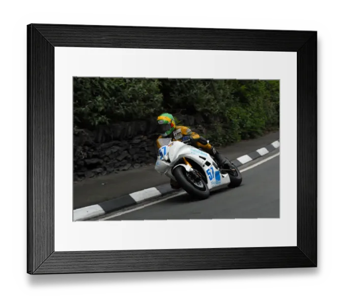 Framed Print : Chris McGahan (Yamaha) 2009 Supersport TT Framed Print : Chris McGahan (Yamaha) 2009 Supersport TT