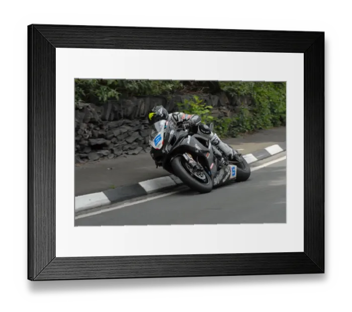 Framed Print : Bruce Anstey (TAS Suzuki) 2009 Supersport TT Framed Print : Bruce Anstey (TAS Suzuki) 2009 Supersport TT