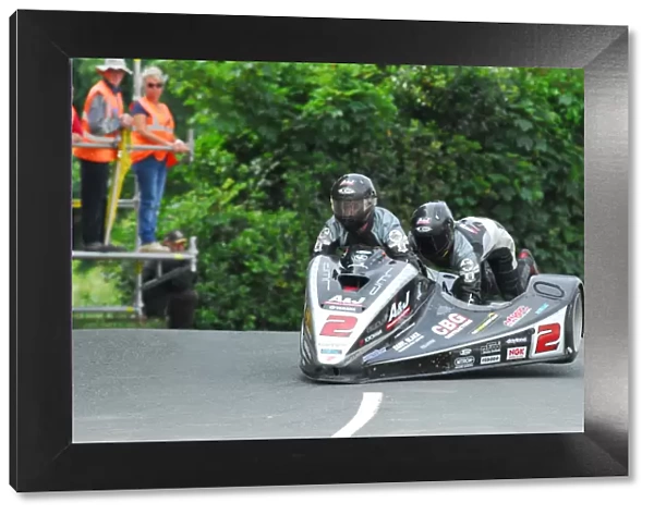 Dave Molyneux & Daniel Sayle (Yamaha DMR) 2018 Sidecar TT