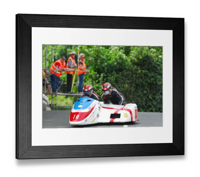 Framed Print : Conrad Harrison & Andrew Winkle (Honda Rod Bellas) 2018 Sidecar TT Framed Print : Conrad Harrison & Andrew Winkle (Honda Rod Bellas) 2018 Sidecar TT