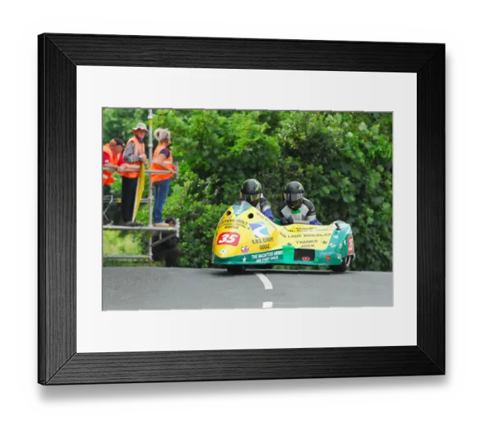 Framed Print : Brian Alflatt & Aaron Gorman (Baker Suzuki GSX-R) 2018 Sidecar TT Framed Print : Brian Alflatt & Aaron Gorman (Baker Suzuki GSX-R) 2018 Sidecar TT