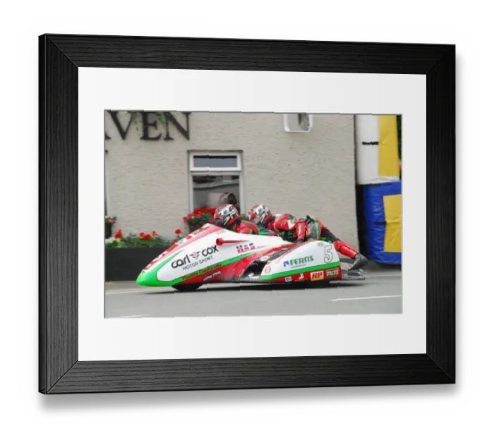 Framed Print : Tim Reeves & Mark Wilkes (Honda) 2018 Sidecar TT