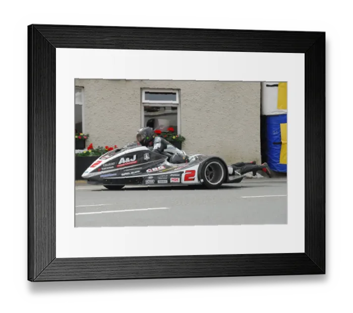Framed Print : Dave Molyneux & Dan Sayle (Yamaha DMR) 2018 Sidecar TT Framed Print : Dave Molyneux & Dan Sayle (Yamaha DMR) 2018 Sidecar TT