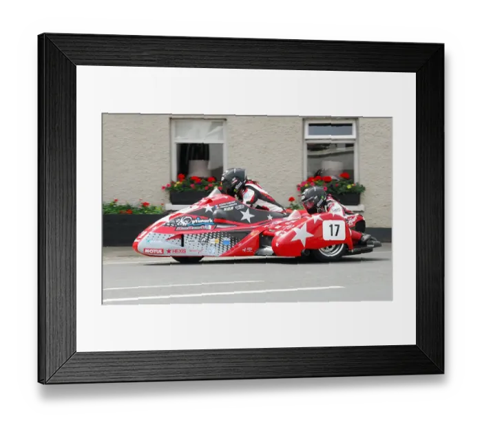 Framed Print : Estelle Leblond & Melanie Farnier (SGR Suzuki) 2018 Sidecar TT Framed Print : Estelle Leblond & Melanie Farnier (SGR Suzuki) 2018 Sidecar TT