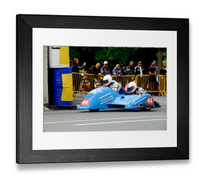 Framed Print : Andy King & Alun Thomas (Lumley / Ireson) 2018 Sidecar TT Framed Print : Andy King & Alun Thomas (Lumley / Ireson) 2018 Sidecar TT