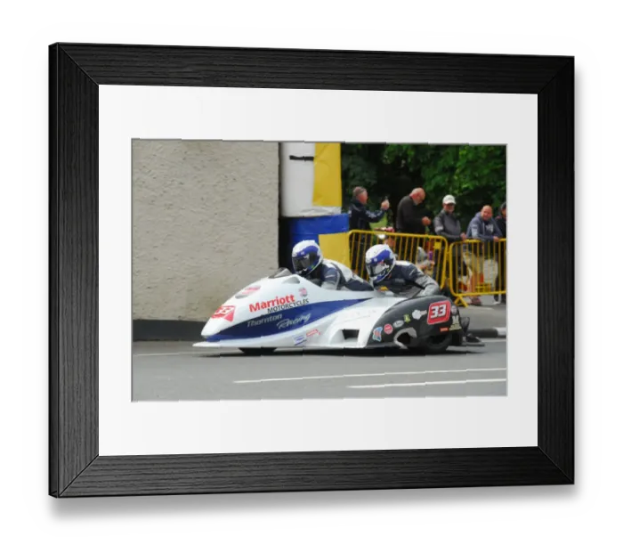 Framed Print : Kevin Thornton & Dave Dean (Suzuki LCR) 2018 Sidecar TT Framed Print : Kevin Thornton & Dave Dean (Suzuki LCR) 2018 Sidecar TT