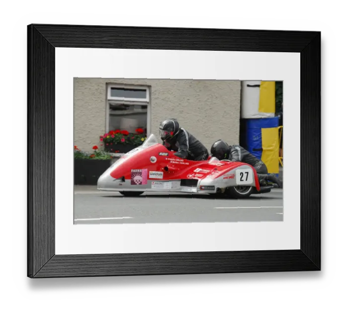 Framed Print : Francois Leblond & Marlene Couillard (SGR Suzuki) 2018 Sidecar TT Framed Print : Francois Leblond & Marlene Couillard (SGR Suzuki) 2018 Sidecar TT