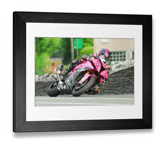 Framed Print : Jim Hodson (BMW) 2018 Superbike TT Framed Print : Jim Hodson (BMW) 2018 Superbike TT
