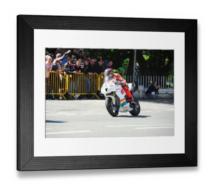 Framed Print : Ian Hutchinson (Padgett Honda) 2018 Supersport TT Framed Print : Ian Hutchinson (Padgett Honda) 2018 Supersport TT