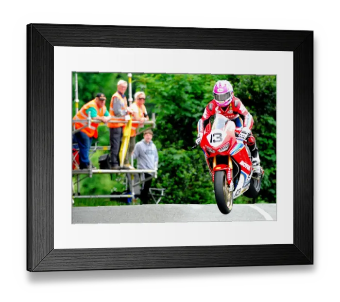 Framed Print : Lee Johnston (Honda) 2018 Senior TT Framed Print : Lee Johnston (Honda) 2018 Senior TT