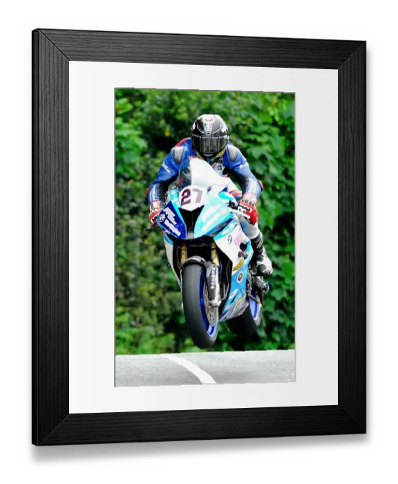 Framed Print : Sam West (BMW) 2018 Senior TT Framed Print : Sam West (BMW) 2018 Senior TT