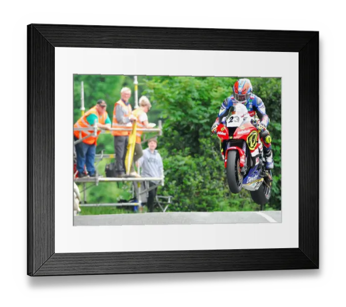 Framed Print : Ivan Lintin (Kawasaki) 2018 Senior TT Framed Print : Ivan Lintin (Kawasaki) 2018 Senior TT