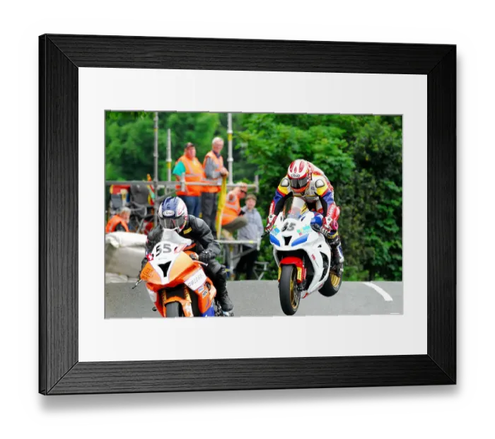 Framed Print : Mark Goodings (Kawasaki) 2018 Senior TT Framed Print : Mark Goodings (Kawasaki) 2018 Senior TT