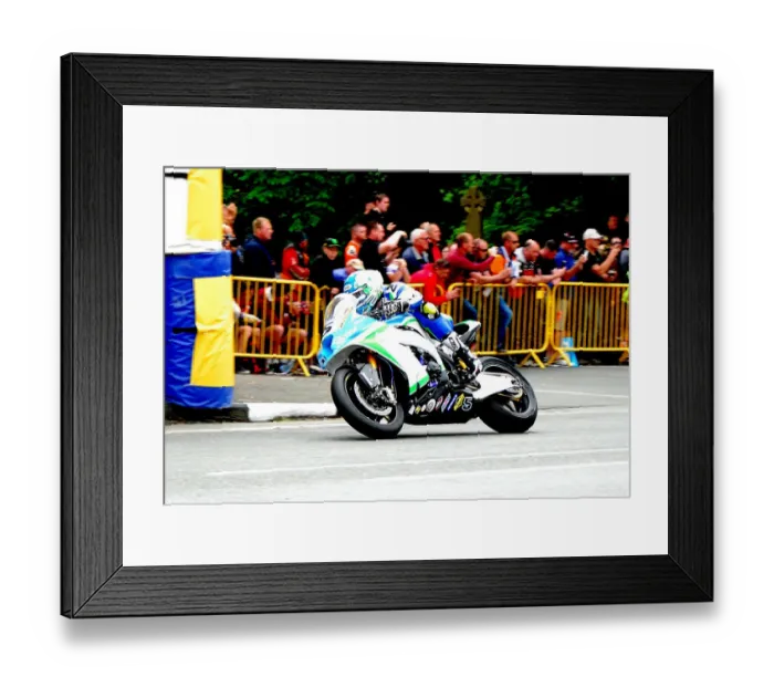 Framed Print : Dean Harrison (Kawasaki) 2018 SuperbikeTT