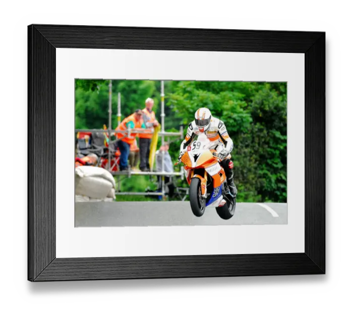 Framed Print : David Hewson (BMW) 2018 SuperbikeTT Framed Print : David Hewson (BMW) 2018 SuperbikeTT