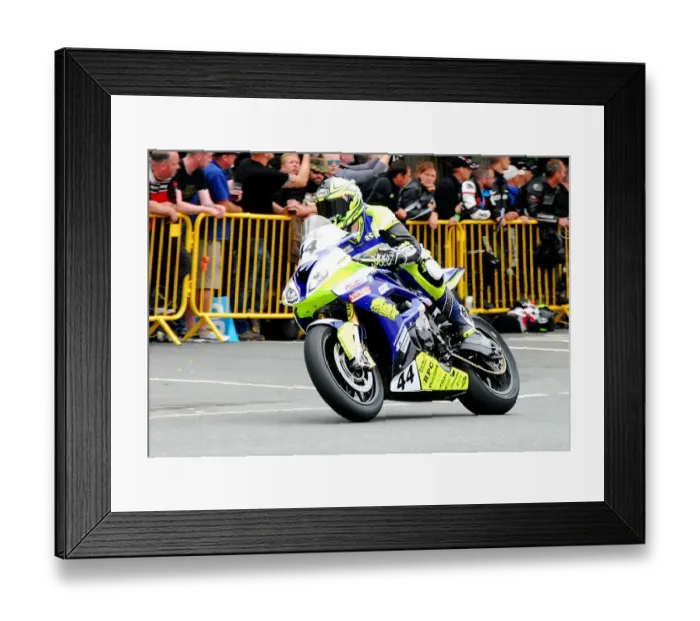 Framed Print : Rob Hodson (BMW) 2018 Superbike TT Framed Print : Rob Hodson (BMW) 2018 Superbike TT