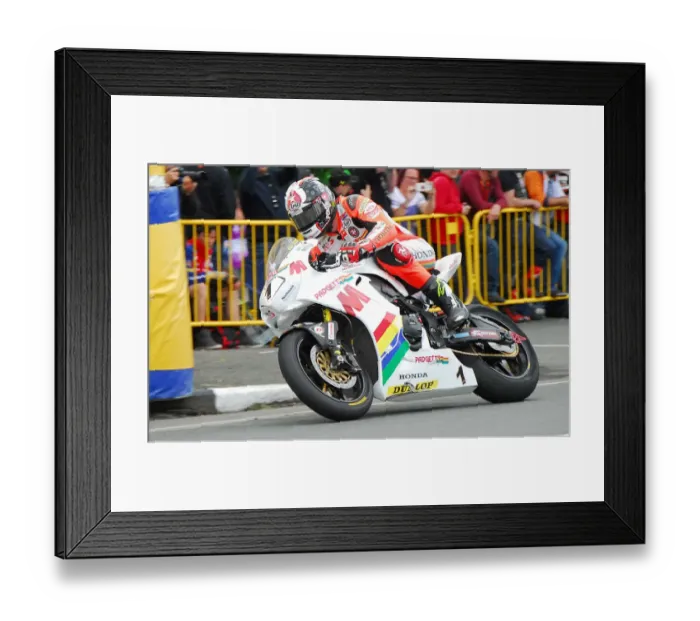 Framed Print : Conor Cummins (Padgett Honda) 2018 Superbike TT Framed Print : Conor Cummins (Padgett Honda) 2018 Superbike TT