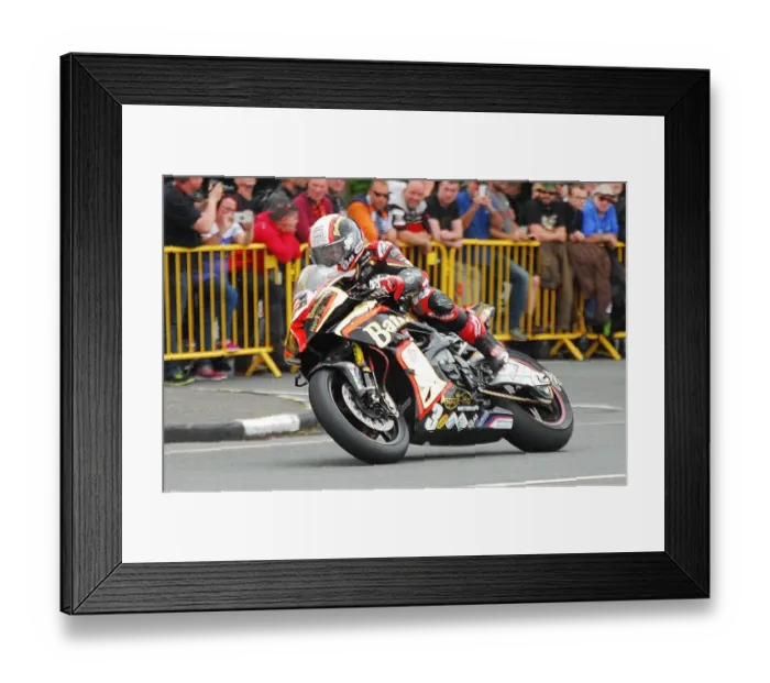 Framed Print : Michael Rutter (BMW) 2018 Superbike TT Framed Print : Michael Rutter (BMW) 2018 Superbike TT