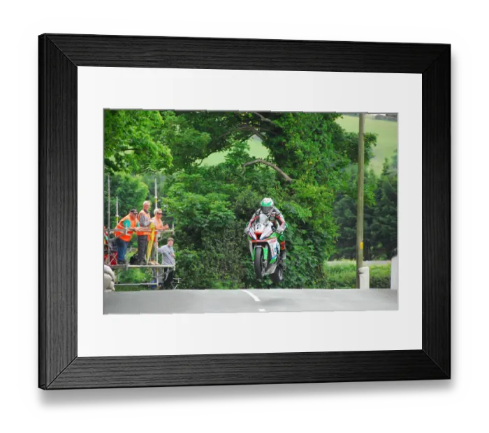 Framed Print : James Hillier (Kawasaki) 2018 Superbike TT Framed Print : James Hillier (Kawasaki) 2018 Superbike TT