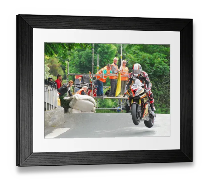 Framed Print : Michael Rutter (BMW) 2018 Senior TT Framed Print : Michael Rutter (BMW) 2018 Senior TT