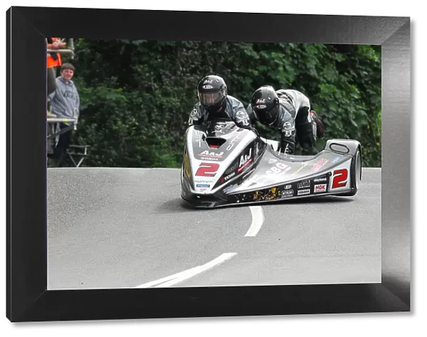 Dave Molyneux & Dan Sayle (Yamaha DMR) 2018 Sidecar TT
