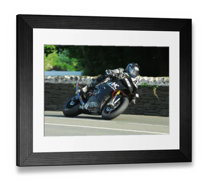 Framed Print : Darren Cooper (BMW) 2018 Superbike TT Framed Print : Darren Cooper (BMW) 2018 Superbike TT