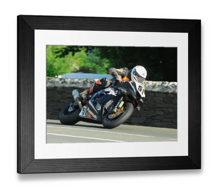 Framed Print : Mike Booth (Kawasaki) 2018 Superbike TT Framed Print : Mike Booth (Kawasaki) 2018 Superbike TT
