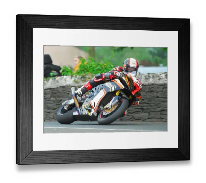 Framed Print : Michael Rutter (BMW) 2018 Superbike TT Framed Print : Michael Rutter (BMW) 2018 Superbike TT