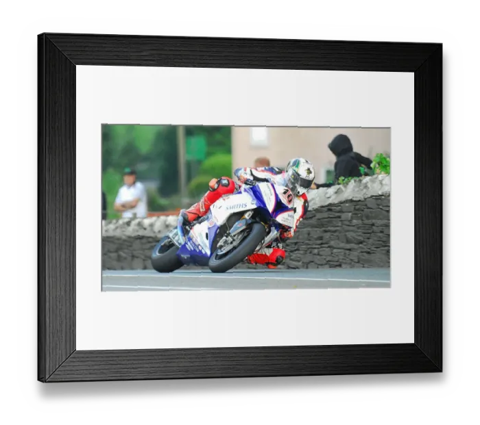 Framed Print : Peter Hickman (BMW) 2018 Superbike TT Framed Print : Peter Hickman (BMW) 2018 Superbike TT