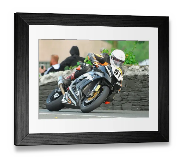 Framed Print : Mike Booth (Kawasaki) 2018 Superbike TT Framed Print : Mike Booth (Kawasaki) 2018 Superbike TT