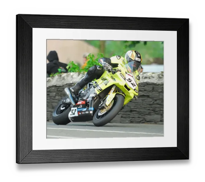 Framed Print : Mark Ironside (Honda) 2018 Superbike TT