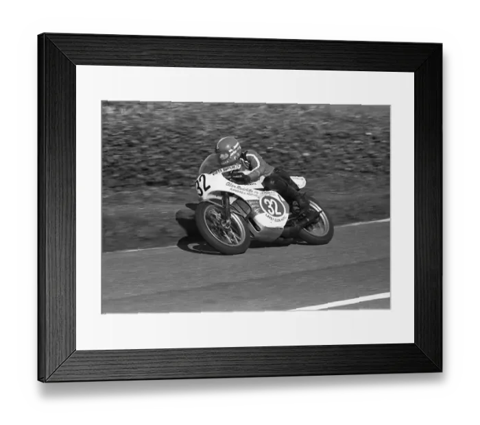 Framed Print : Gary Radcliffe (Yamaha) 1979 Newcomers Manx Grand Prix Framed Print : Gary Radcliffe (Yamaha) 1979 Newcomers Manx Grand Prix
