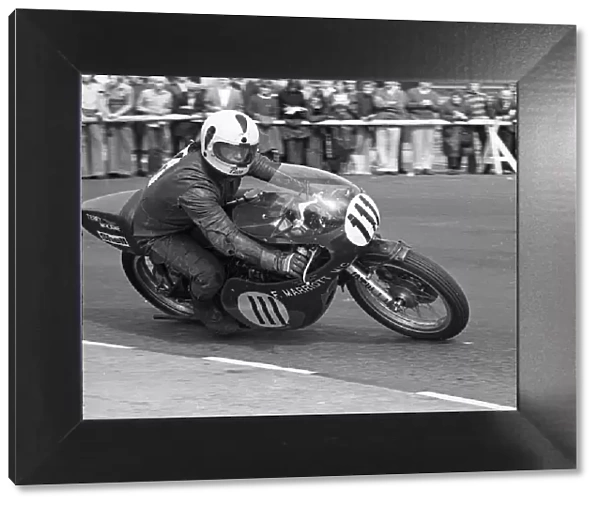 Terry McKane (Marriott Yamaha) 1975 Senior Manx Grand Prix