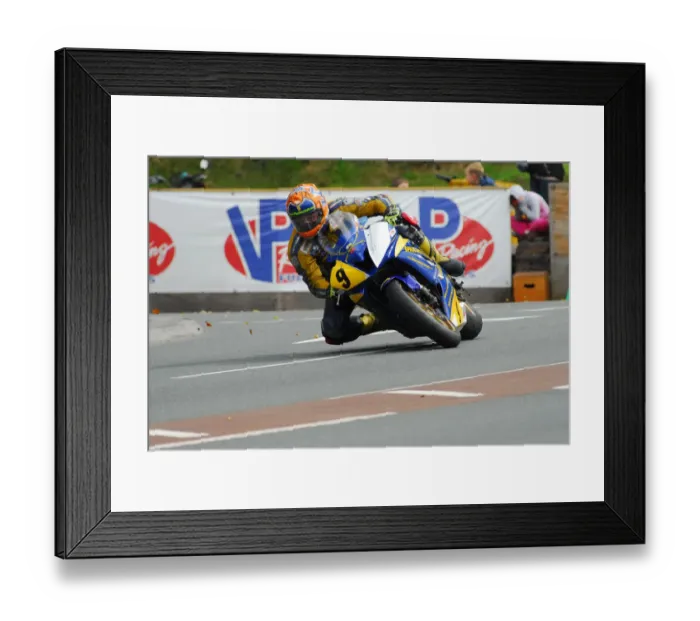 Framed Print : Paul Smyth (Yamaha) 2015 Senior Manx Grand Prix Framed Print : Paul Smyth (Yamaha) 2015 Senior Manx Grand Prix